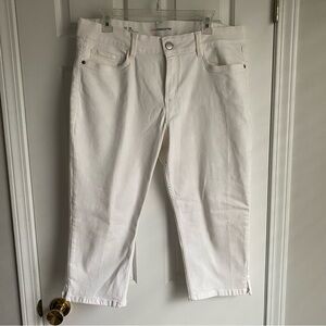 Liz Claiborne White Sara Midrise Cropped Jeans 12
